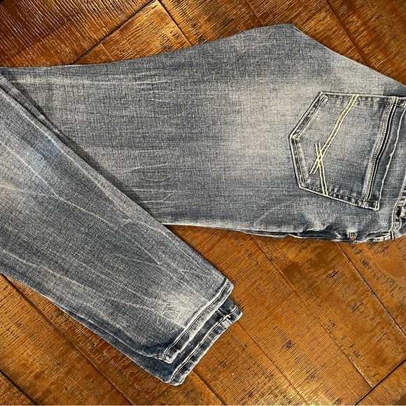 BKE,Guess Jeans GREAT Condition! - Picture 11 of 16